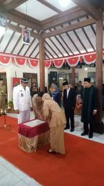 ENI WAHYUNINGSIH, S.PD SEBAGAI KEPALA URUSAN TATA LAKSANA KALURAHAN PUCANGANOM YANG BARU